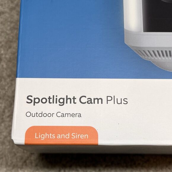 NEW Ring Spotlight Cam Plus Battery White Siren Surveillance Camera Amazon Alexa - Picture 2 of 9